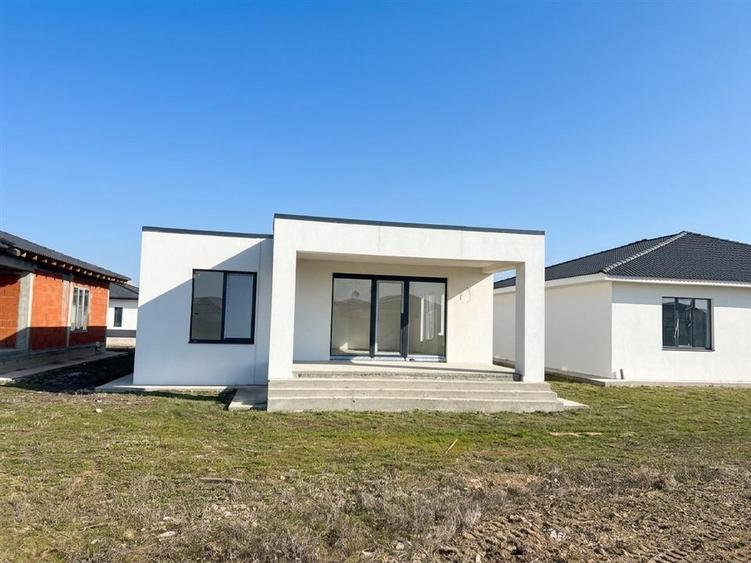Casă cu 4 camere cu Teren 500 Mp în Sântandrei