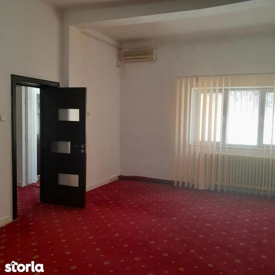 Casă cu 5 camere cu Canalizare în Muncii