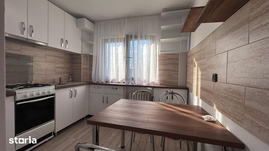 Apartament cu 4 camere semidecomandat în Central