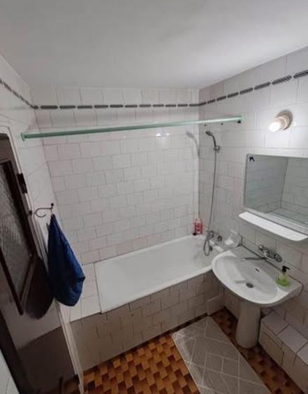 Apartament cu 2 camere decomandat în Costin Georgian