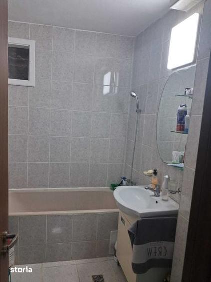 Apartament cu 3 camere decomandat în Dorobanți