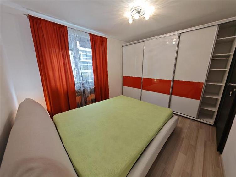 Apartament cu 2 camere decomandat, mobilat în Tractorul