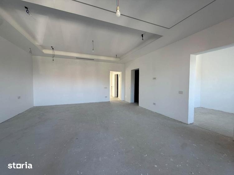Casă cu 5 camere cu Teren 434 Mp în Central