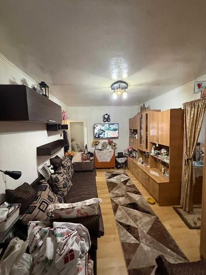 Apartament cu 2 camere semidecomandat în Inel II
