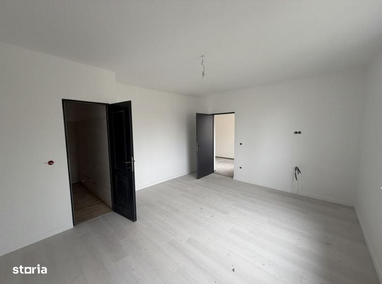 Casă cu 3 camere cu Teren 439 Mp în Central