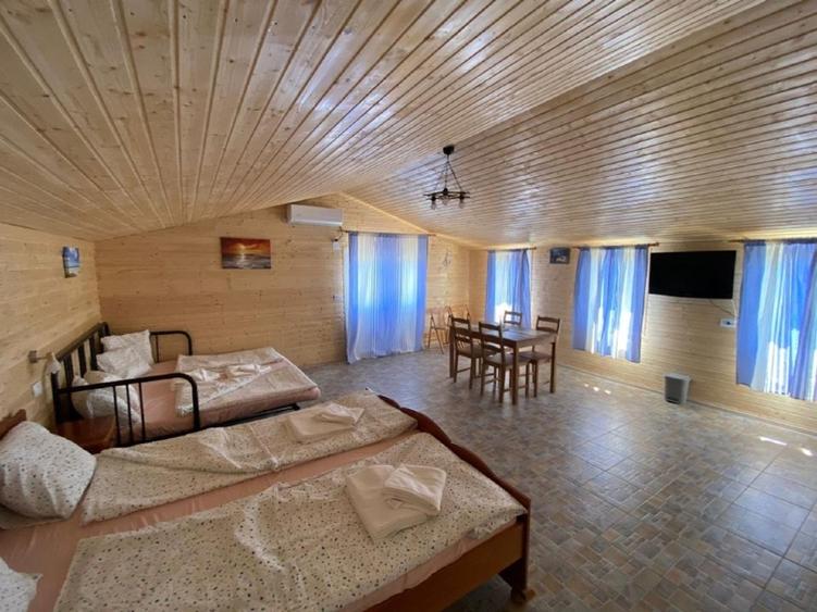 Casă individuală cu 5 camere cu Teren 1790 Mp în Corbu
