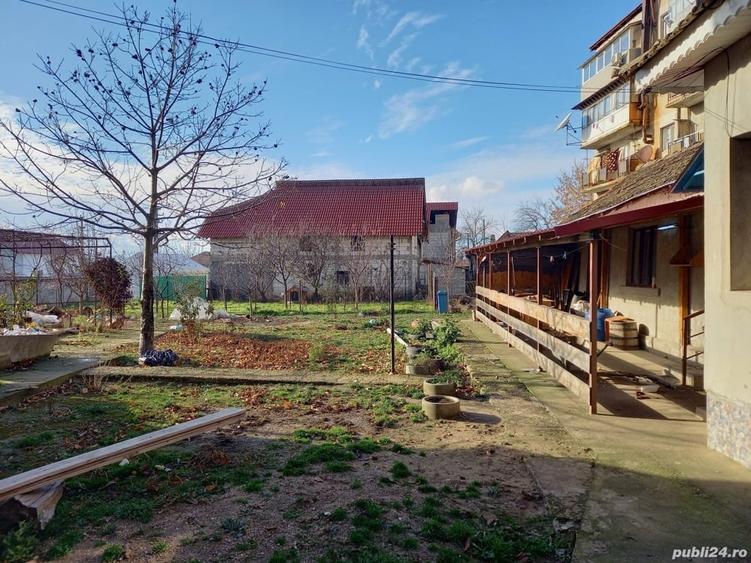 Casă cu 3 camere cu Teren 1000 Mp în Vânju Mare
