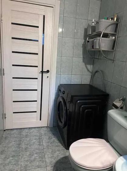 Apartament cu 3 camere nedecomandat, mobilat în Podu Roș
