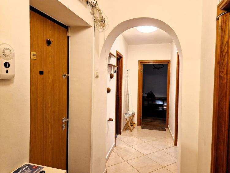 Apartament cu 2 camere decomandat în ICIL