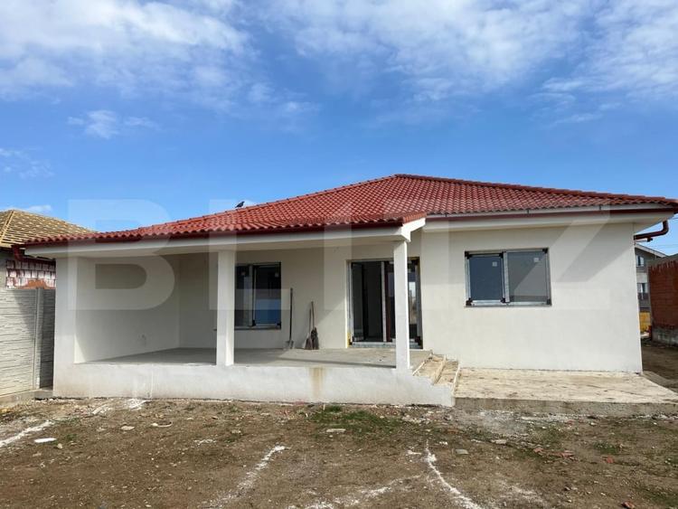Casă individuală cu 4 camere cu Canalizare în Sântandrei