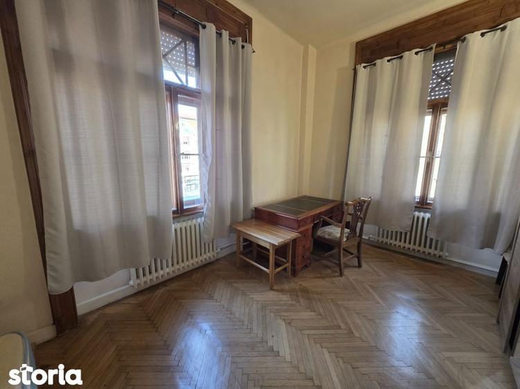 Apartament cu 2 camere decomandat în P-ța Victoriei
