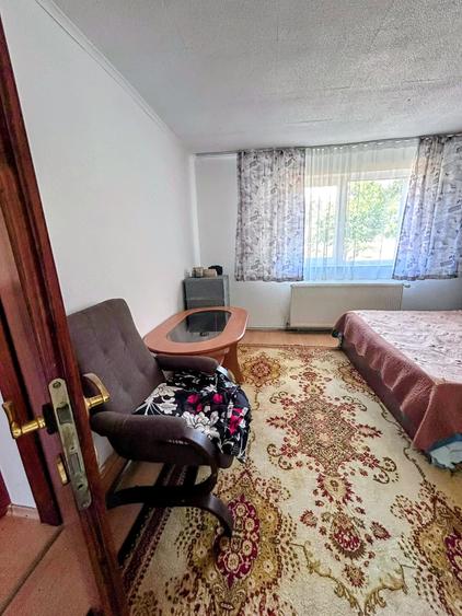Casă cu 4 camere cu Teren 1800 Mp în Chizătău