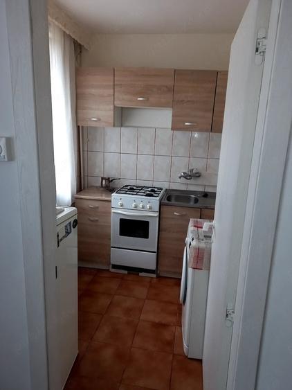 Garsonieră decomandată în Precista