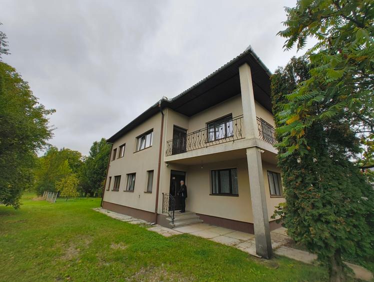 Casă cu 4 camere în Susenii Bârgăului