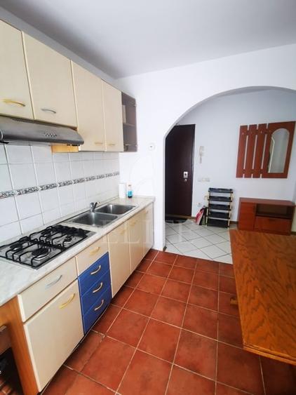Apartament cu 2 camere semidecomandat, mobilat în Gheorgheni