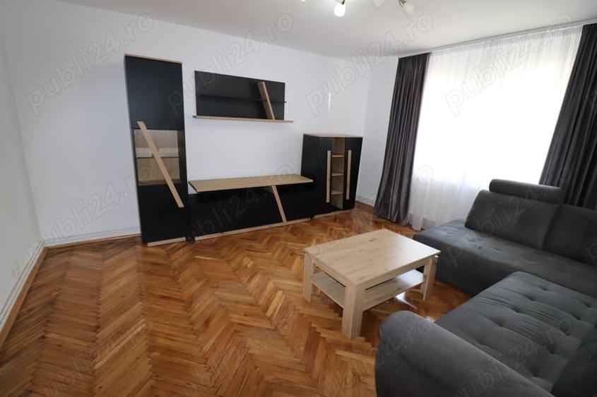 Apartament cu 3 camere decomandat în Șagului