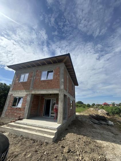 Casă cu 4 camere în Central