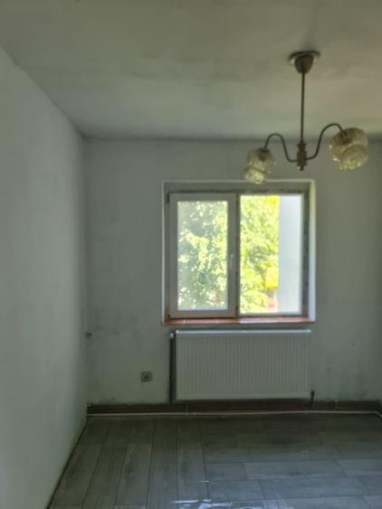 Apartament cu 2 camere semidecomandat în Ultracentral