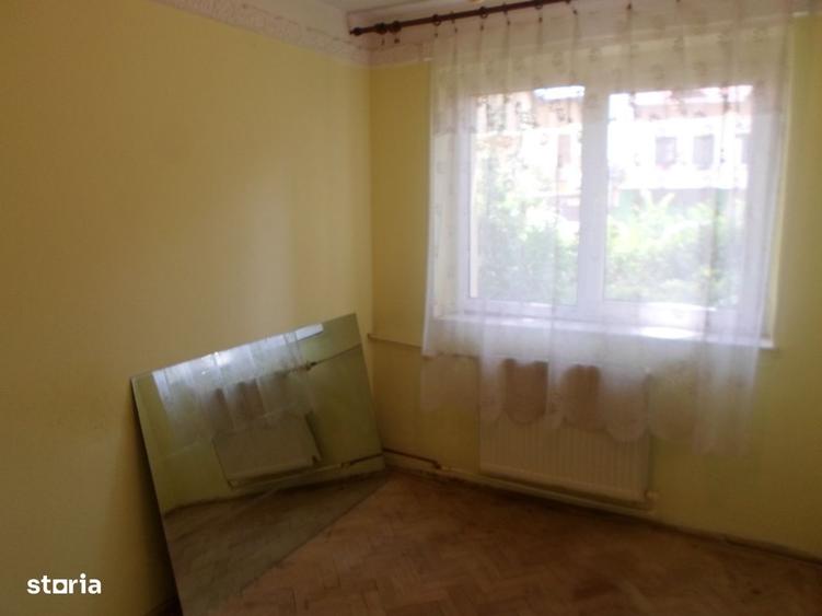 Apartament cu 3 camere decomandat în Cina
