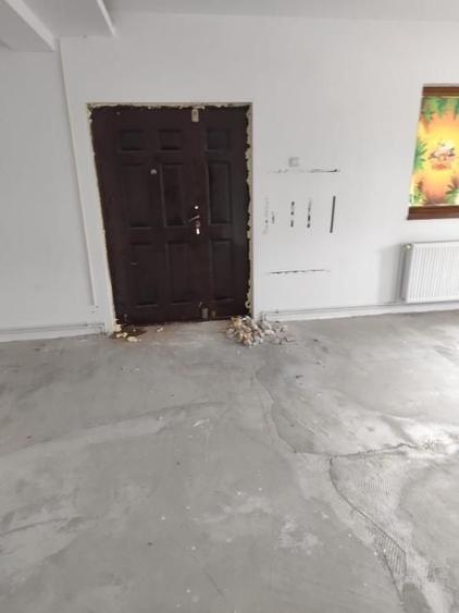 Casă individuală cu 4 camere cu Canalizare în Central