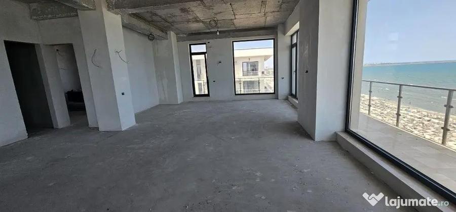 Apartament cu 4 camere decomandat în Năvodari