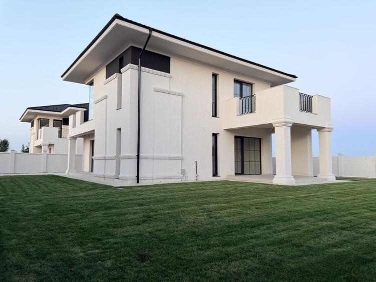 Casă cu 4 camere în Balciu