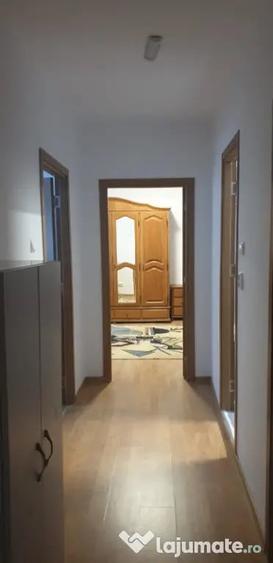Apartament cu 2 camere decomandat în Tei