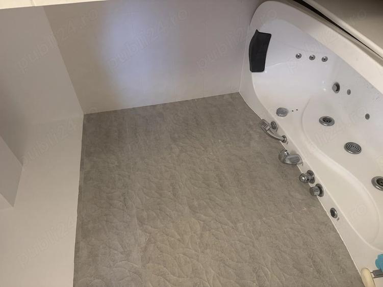 Apartament cu 3 camere decomandat în Aviației