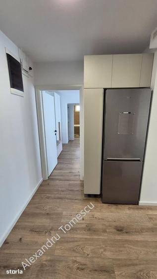 Apartament cu 3 camere semidecomandat în Vitan