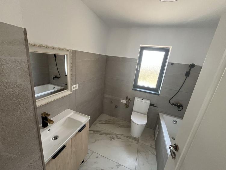 Casă cu 4 camere în Sânmihaiu German