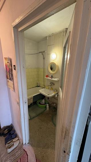 Garsonieră decomandată în Central