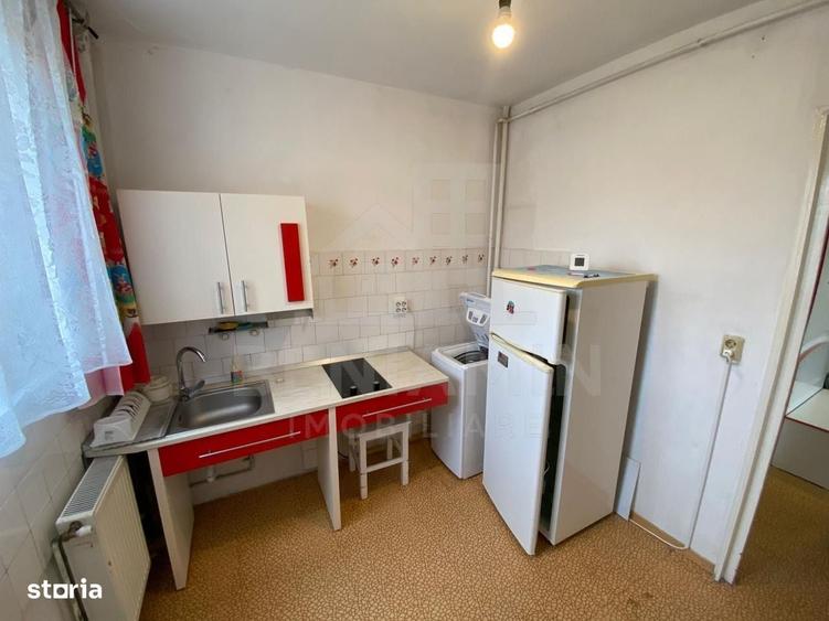 Apartament cu 3 camere semidecomandat în Griviței