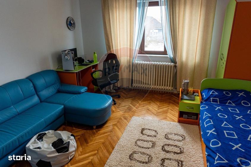 Casă cu 4 camere în Hășdat
