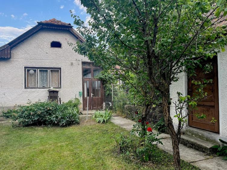 Casă cu Teren 320 Mp în Central
