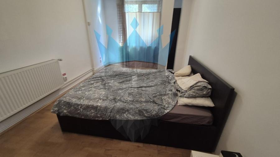 Casă individuală cu 5 camere cu Canalizare în Rahova