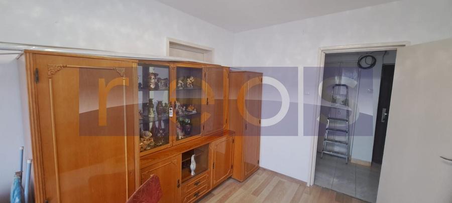 Apartament cu 3 camere decomandat, mobilat în Central