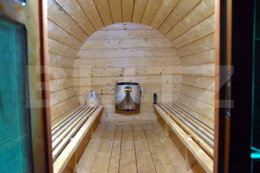 Casă individuală cu 7 camere cu Piscina în Cornești