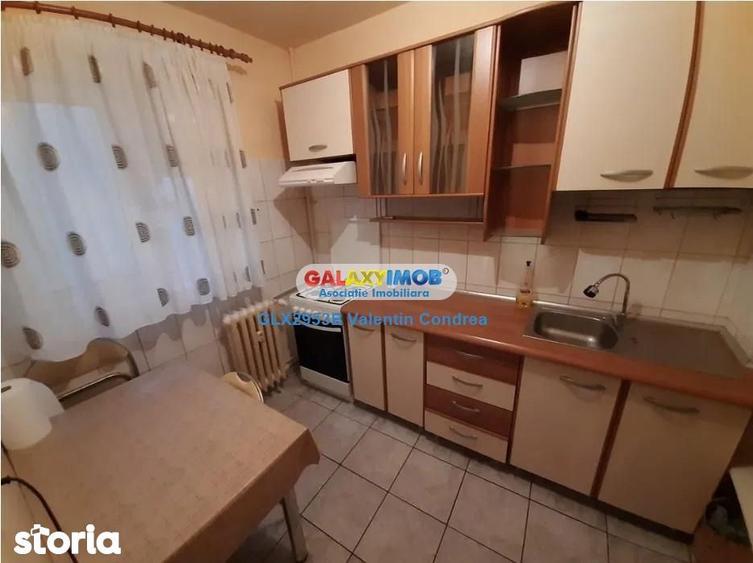 Apartament cu 3 camere decomandat în Berceni