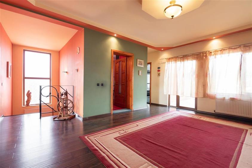 Casă individuală cu 6 camere cu Teren 478 Mp în Iosia