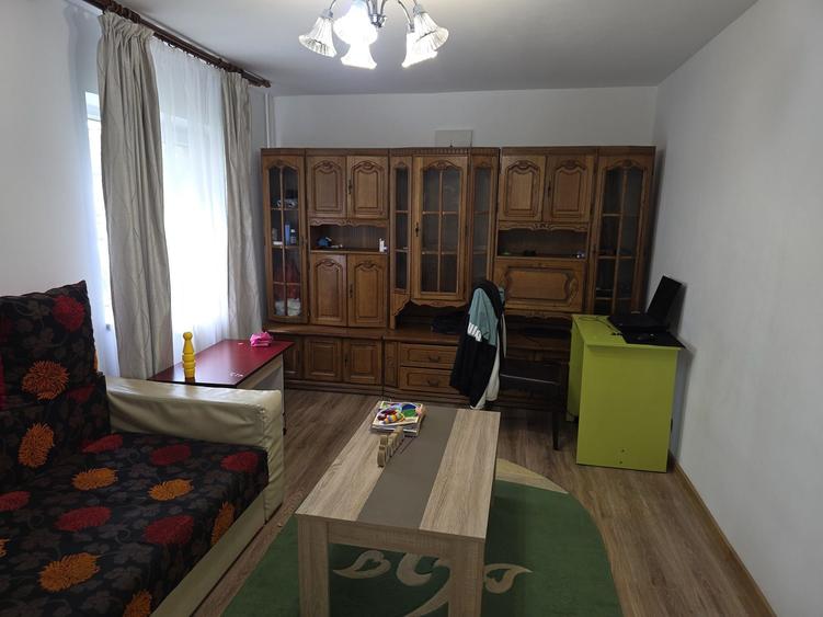 Apartament cu 2 camere decomandat în Canta
