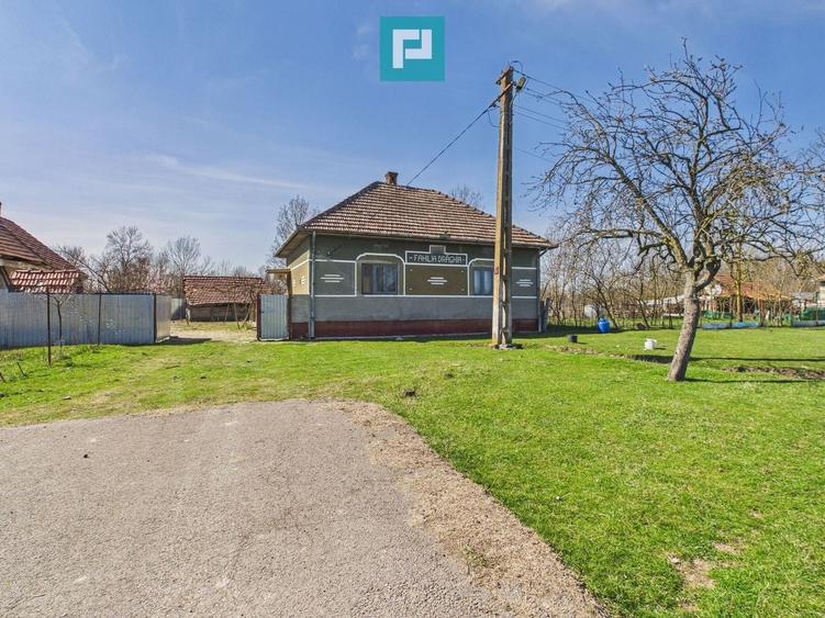 Casă individuală cu 4 camere cu Canalizare în Duboz