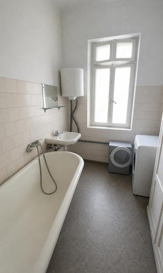 Apartament cu 5 camere semidecomandat în Ultracentral