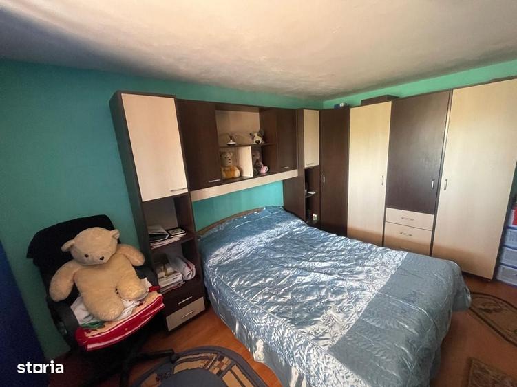 Casă cu 4 camere în Bariera Vâlcii
