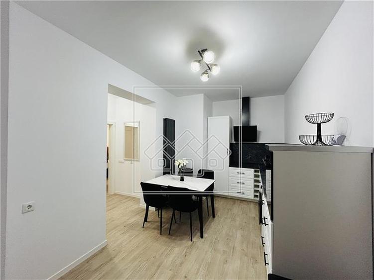 Apartament cu 2 camere semidecomandat în Ultracentral
