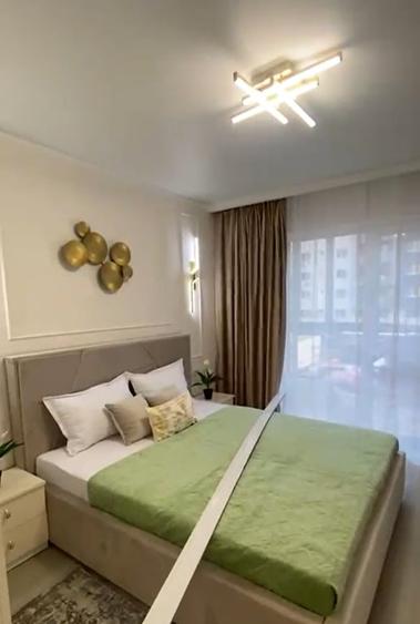 Apartament cu 3 camere semidecomandat în Sud