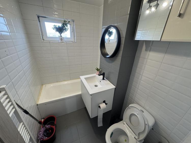 Apartament cu 3 camere decomandat, mobilat în Km 4-5