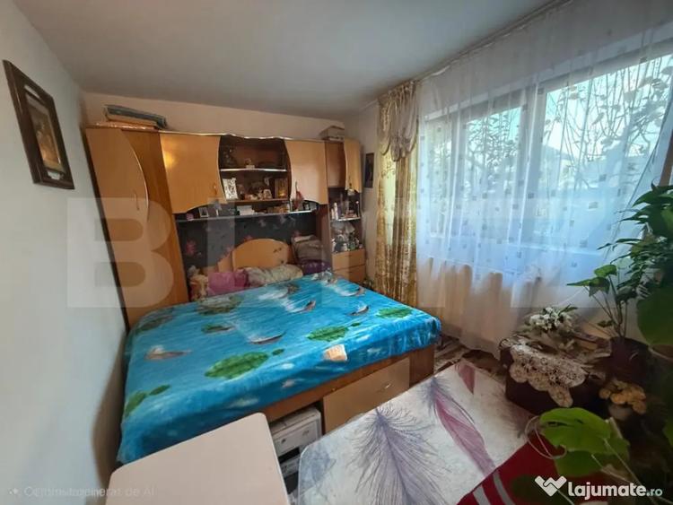 Apartament cu 3 camere semidecomandat în Micro 11