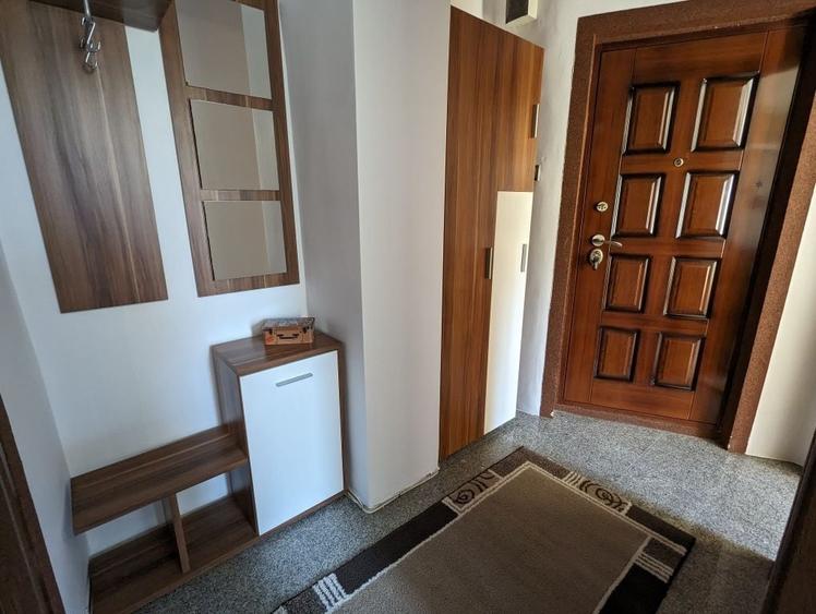 Garsonieră decomandată în Horea