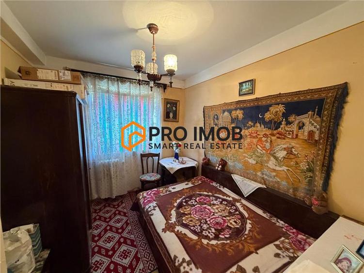 Apartament cu 3 camere decomandat în 1 Decembrie