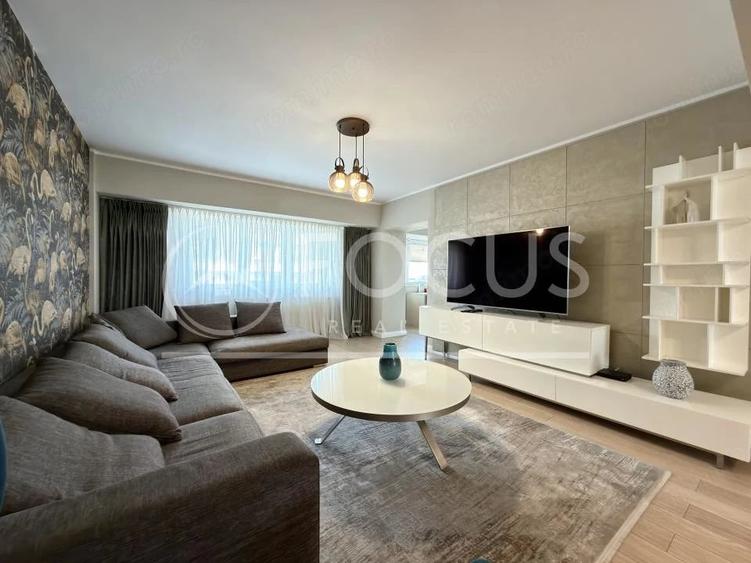Apartament cu 4 camere semidecomandat în Ultracentral